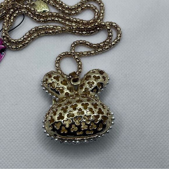 NECKLACE! Betsey Johnson Faux Pearl Bunny w/ Rhinestone Bow BNWT - Picture 7 of 7